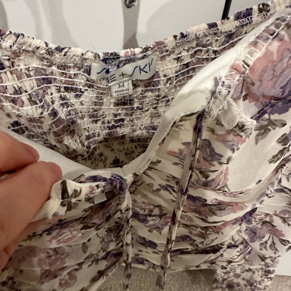 Cropped Floral Top - Picture 2 of 3